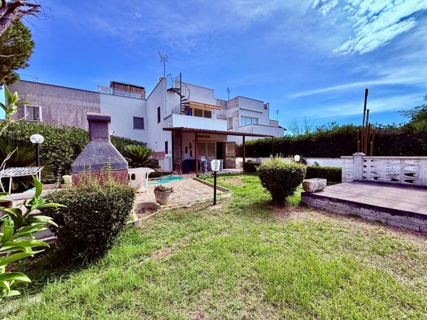 appartamento in vendita ad Uggiano la Chiesa in zona Casamassella