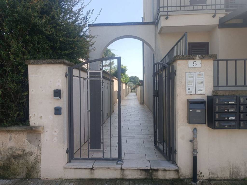 appartamento in vendita ad Uggiano la Chiesa in zona Casamassella