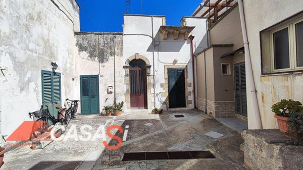 casa indipendente in vendita ad Uggiano la Chiesa