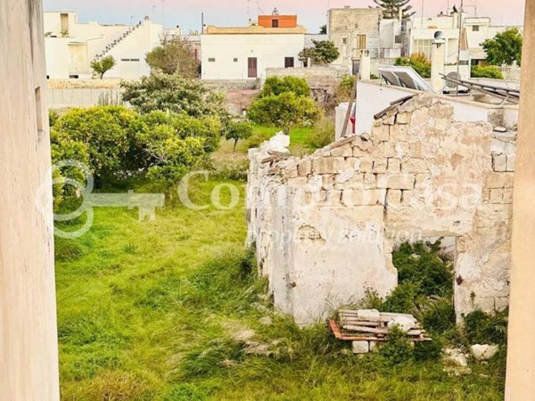 casa indipendente in vendita ad Uggiano la Chiesa