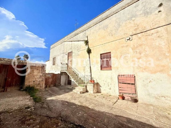 casa indipendente in vendita ad Uggiano la Chiesa