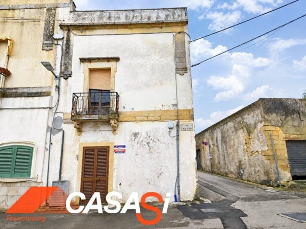 casa indipendente in vendita ad Uggiano la Chiesa