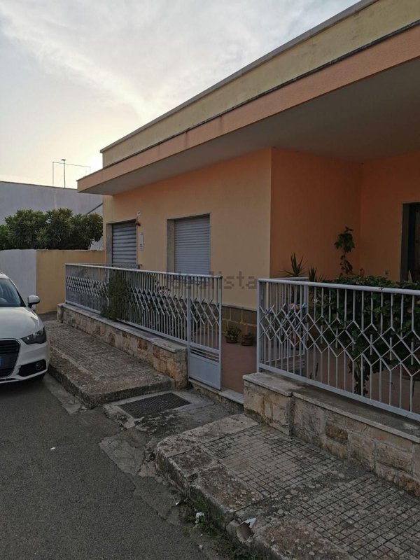 casa indipendente in vendita ad Uggiano la Chiesa