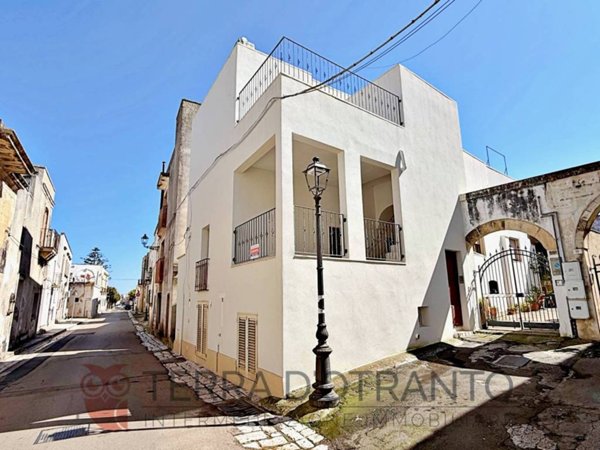 casa indipendente in vendita ad Uggiano la Chiesa