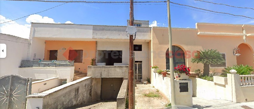 casa indipendente in vendita ad Uggiano la Chiesa in zona Casamassella