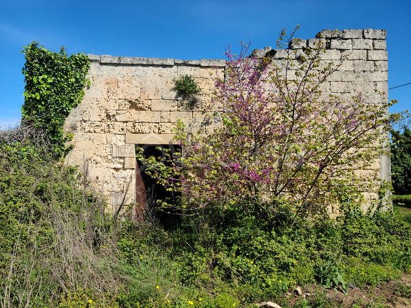 casa indipendente in vendita ad Uggiano la Chiesa