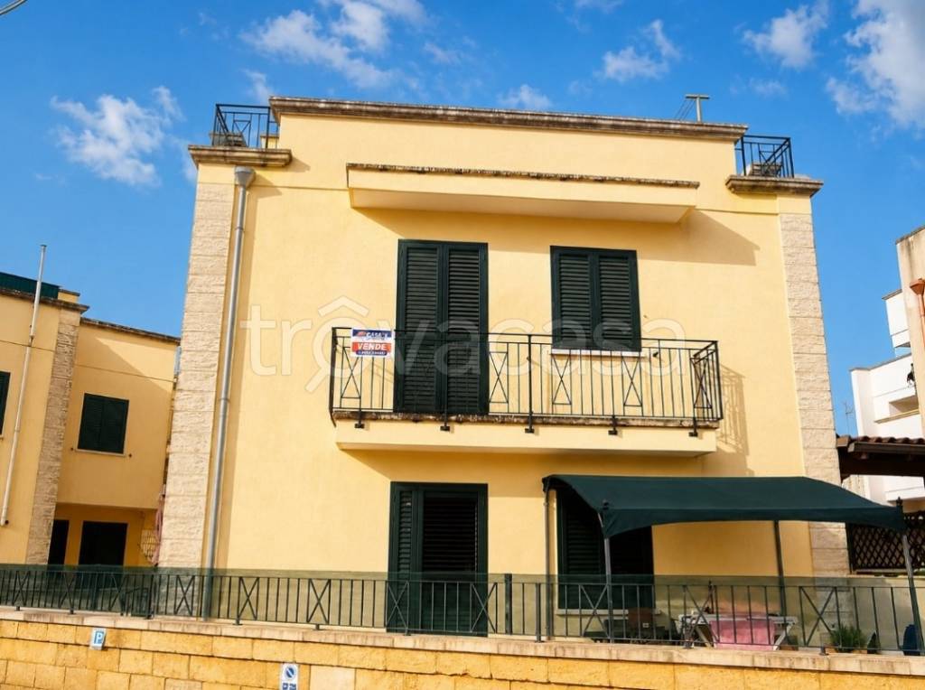 appartamento in vendita ad Uggiano la Chiesa in zona Casamassella