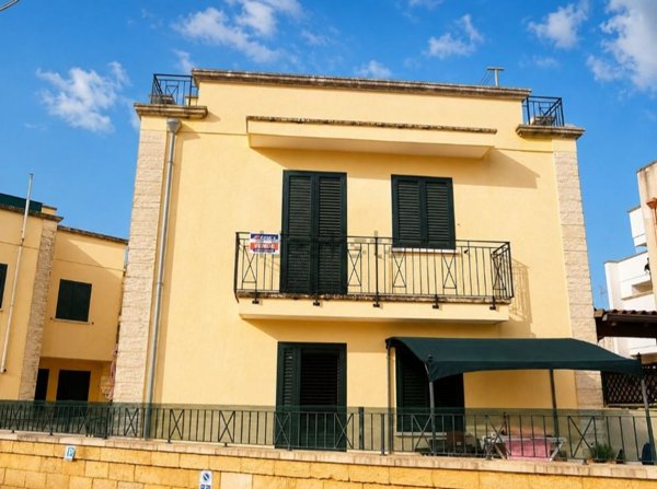appartamento in vendita ad Uggiano la Chiesa in zona Casamassella