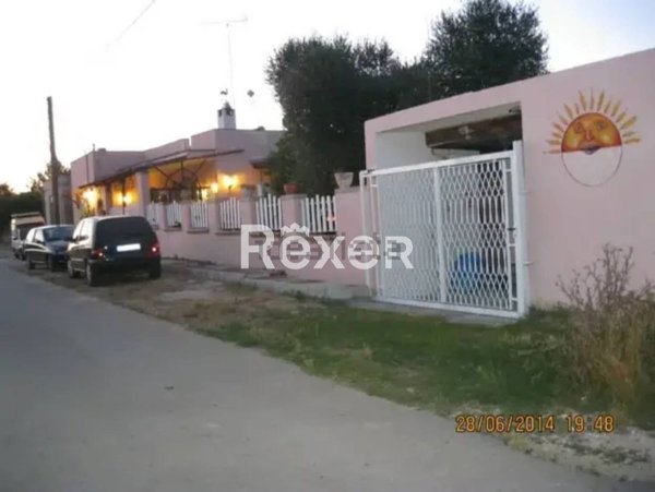 casa indipendente in vendita ad Uggiano la Chiesa