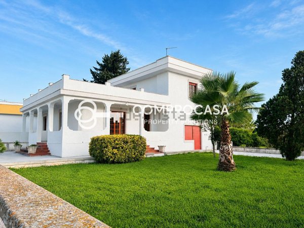 casa indipendente in vendita ad Uggiano la Chiesa in zona Casamassella