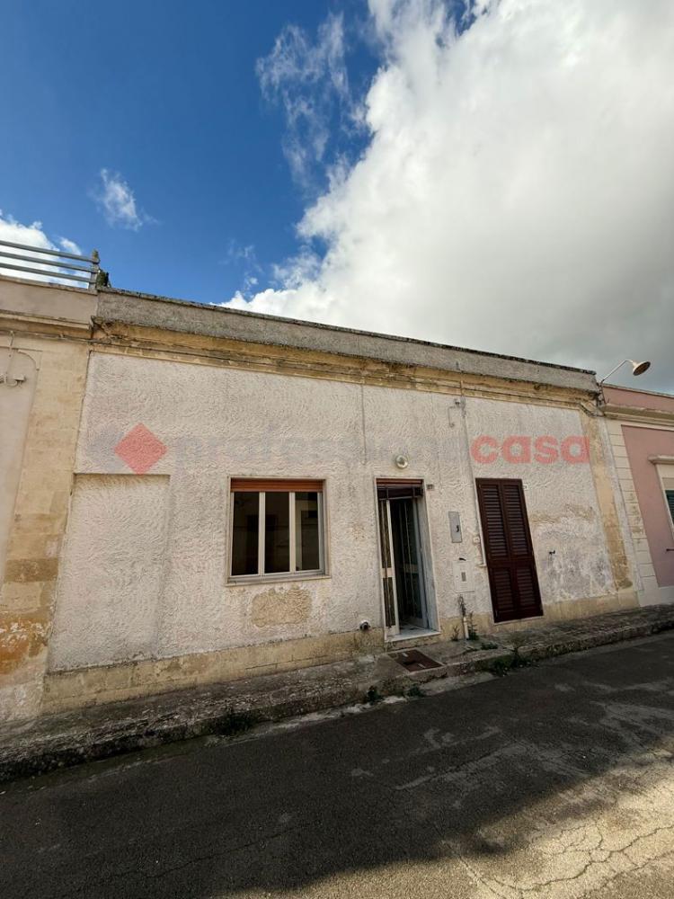 casa indipendente in vendita ad Uggiano la Chiesa