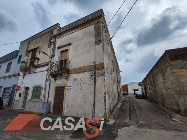 casa indipendente in vendita ad Uggiano la Chiesa
