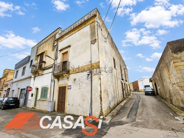 casa indipendente in vendita ad Uggiano la Chiesa