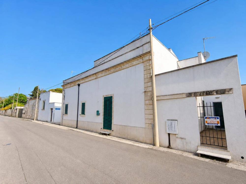 casa indipendente in vendita ad Uggiano la Chiesa