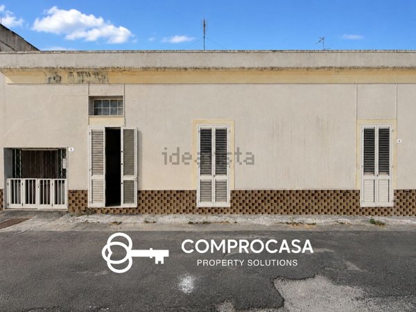 casa indipendente in vendita ad Uggiano la Chiesa