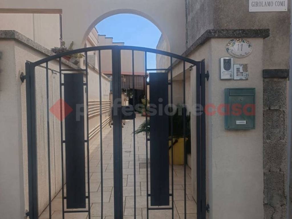 appartamento in vendita ad Uggiano la Chiesa in zona Casamassella
