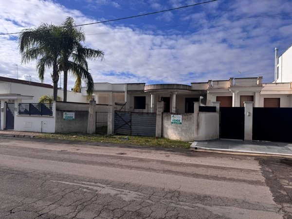 casa indipendente in vendita a Veglie