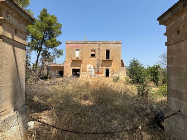 casale in vendita a Veglie