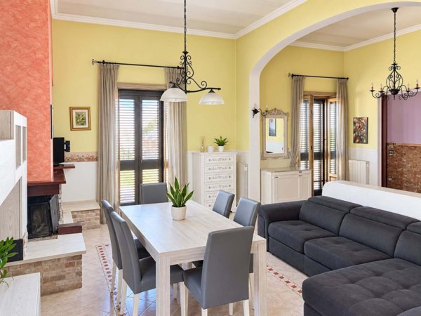 casa indipendente in vendita a Veglie