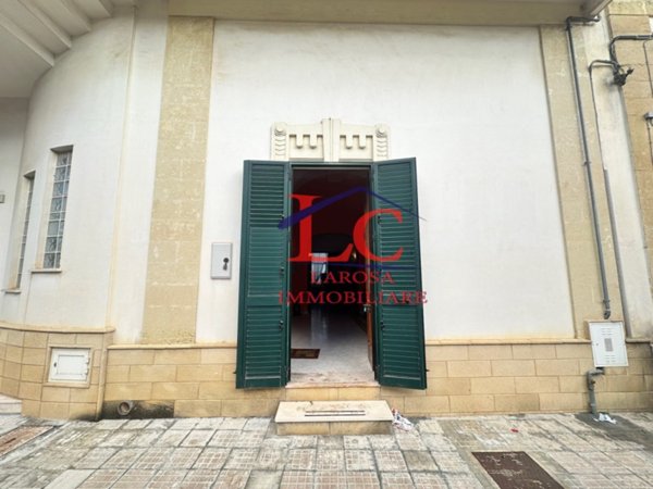 casa indipendente in vendita a Vernole in zona Pisignano