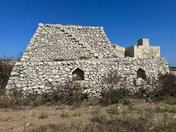 casa indipendente in vendita a Vernole in zona Strudà