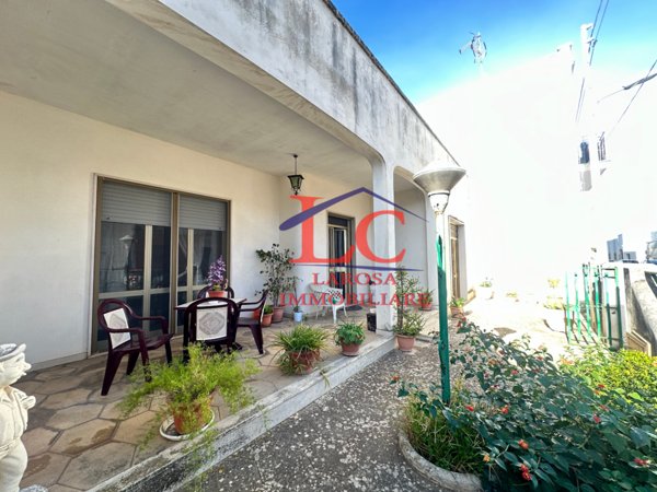 casa indipendente in vendita a Vernole in zona Pisignano