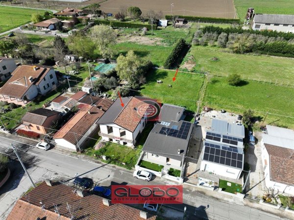 casa indipendente in vendita a Vernole in zona Pisignano