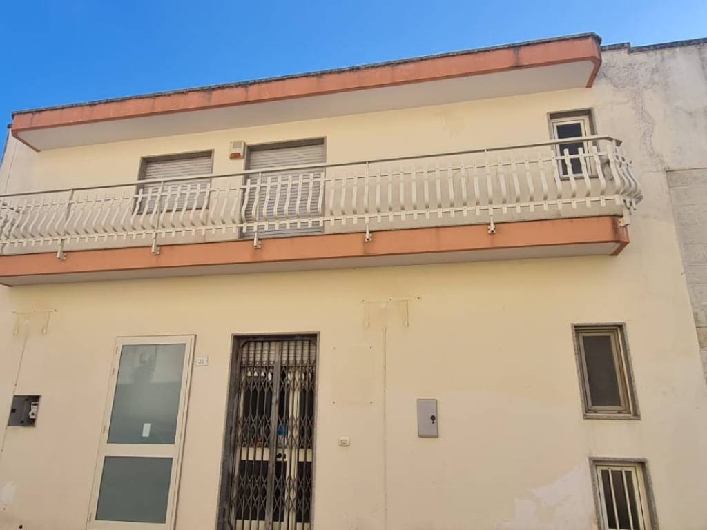 negozio in vendita a Vernole