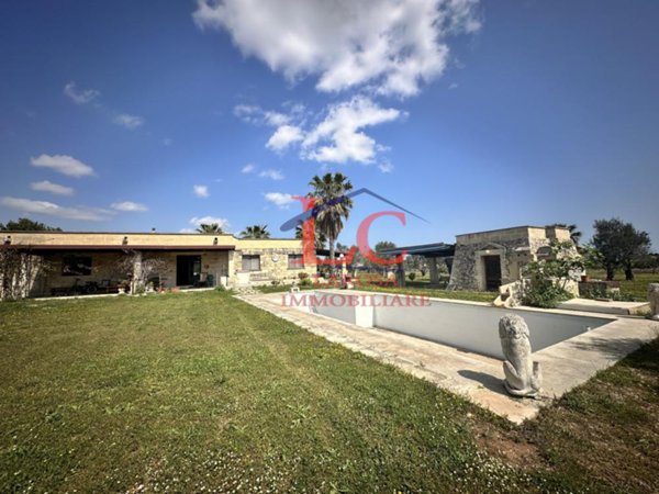 casa indipendente in vendita a Vernole