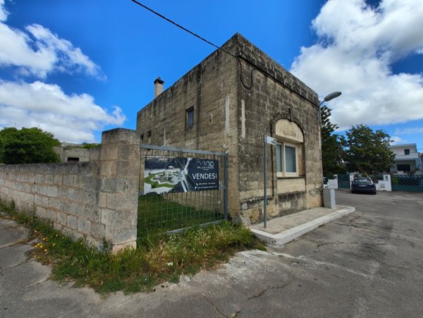 casale in vendita a Vernole in zona Strudà
