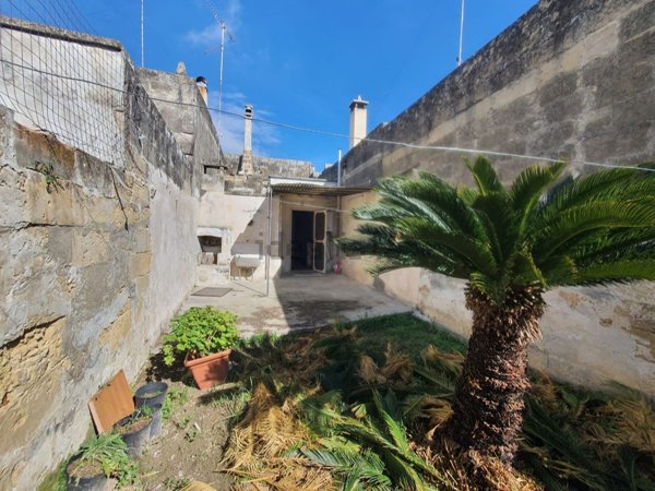quadrivano in vendita a Vernole in zona Strudà