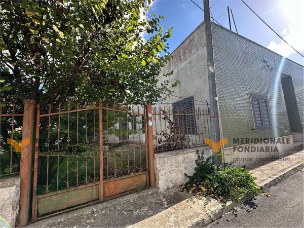 casa indipendente in vendita a Vernole