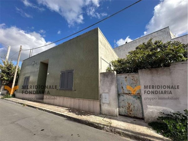 casa indipendente in vendita a Vernole