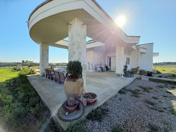 casa indipendente in vendita a Vernole