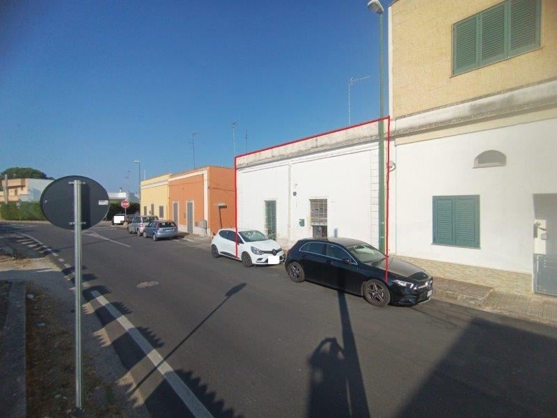 casa indipendente in vendita a Vernole in zona Pisignano