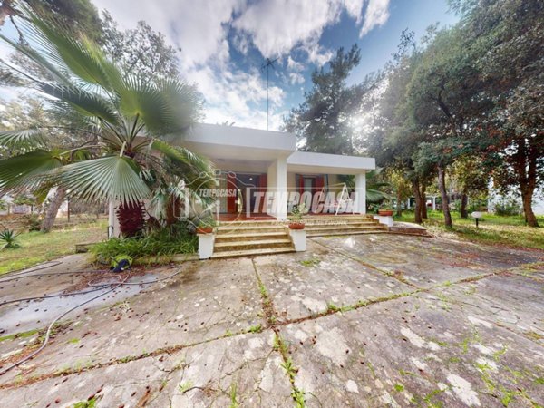 casa indipendente in vendita a Vernole