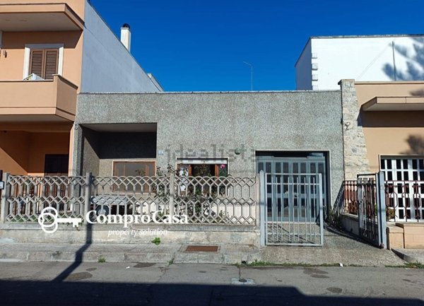 casa indipendente in vendita a Vernole in zona Strudà