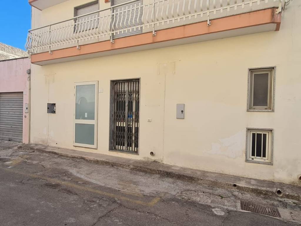 negozio in vendita a Vernole