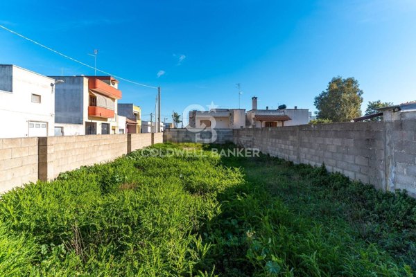 terreno edificabile in vendita a Vernole