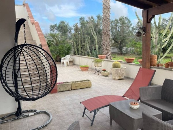 casa indipendente in vendita a Vernole in zona Strudà