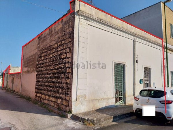 casa indipendente in vendita a Vernole in zona Pisignano