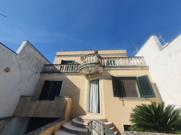 casa indipendente in vendita a Vernole in zona Strudà