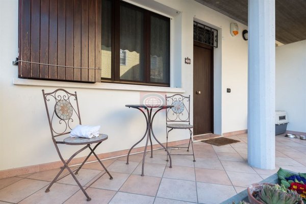 casa indipendente in vendita a Vernole in zona Pisignano