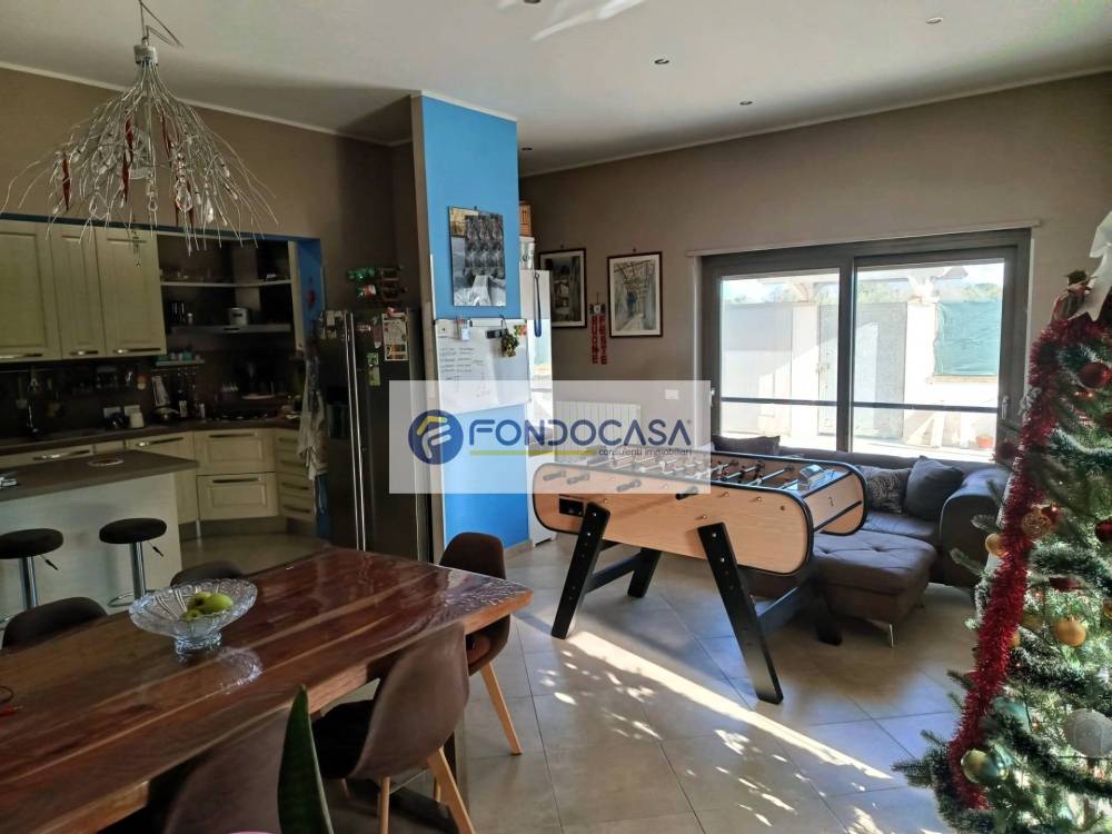 casa indipendente in vendita a Vernole in zona Pisignano