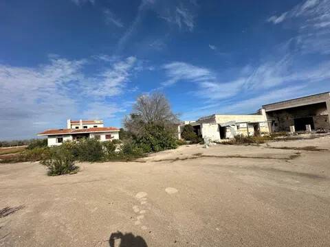 terreno edificabile in vendita a Vernole in zona Pisignano