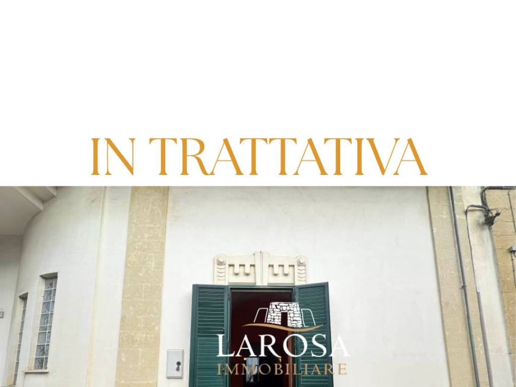 casa indipendente in vendita a Vernole in zona Pisignano