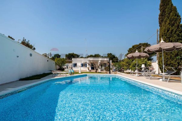 casa indipendente in vendita a Vernole