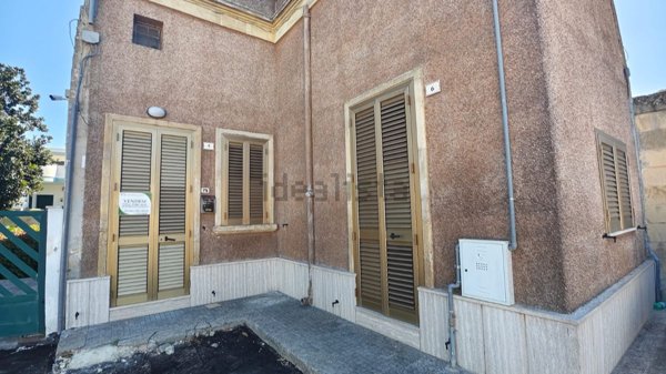 casa indipendente in vendita a Vernole in zona Strudà