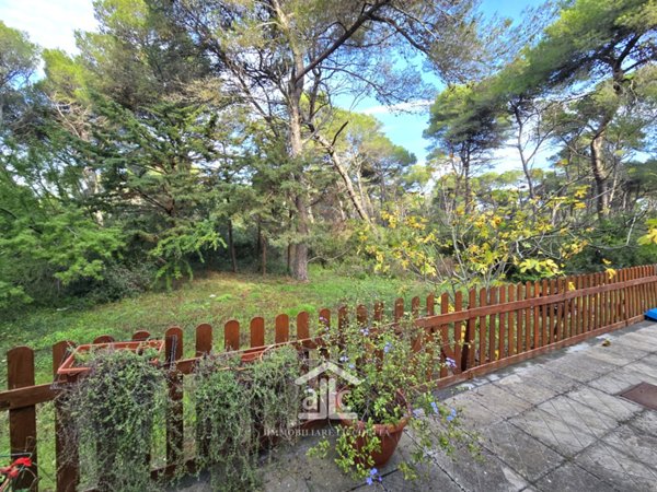 casa indipendente in vendita a Vernole
