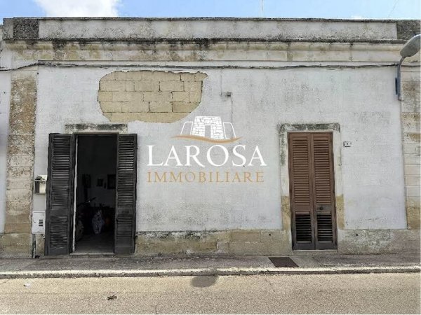 casa indipendente in vendita a Vernole in zona Pisignano